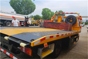 吉安附近拖车电话号码服务